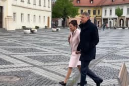  Alegerile Decide Direcția României, Nu Sunt Despre O Singură Persoană