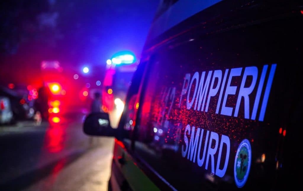 Coliziune frontală fatală cu un autoturism pe contrasens în Bănița - Un mort și doi răniți