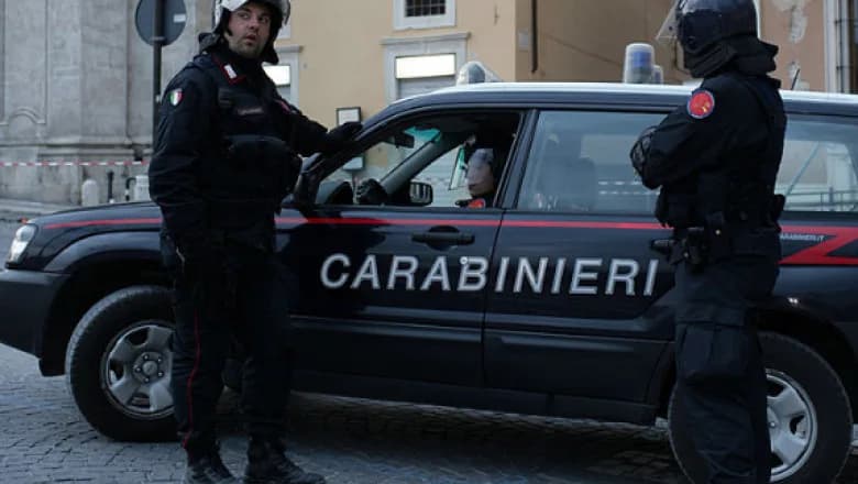 Italincă reținută în Genova după ce a atacat și mușcat un român în centrul orașului