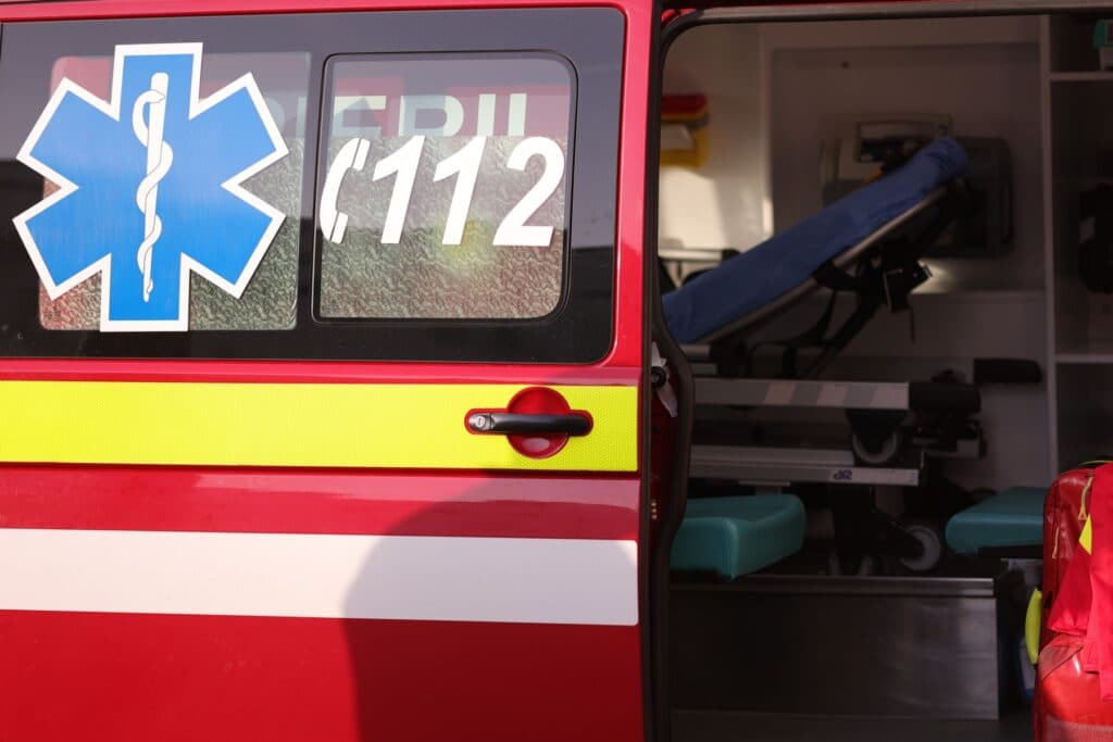  Tragedie în Vaslui: Băiat de 10 ani, în comă după ce a fost lovit de un camion