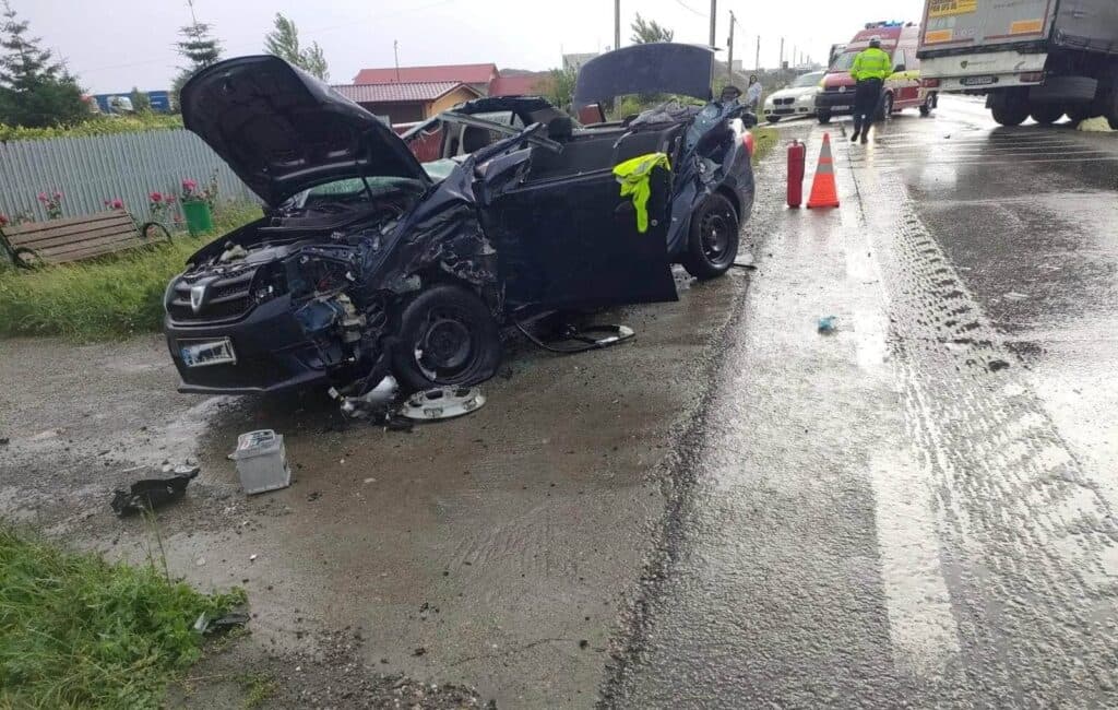 Șofer rănit sever după coliziunea cu un TIR în Drăgușeni