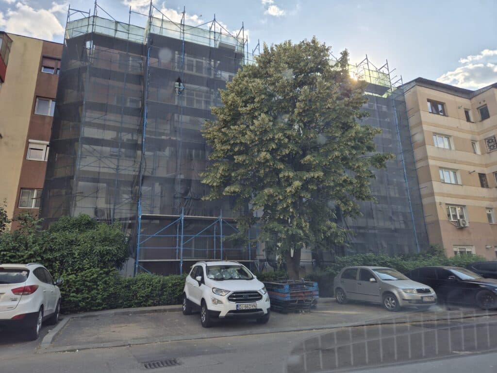 Primele Blocuri Intră în Valul de Renovări PNRR