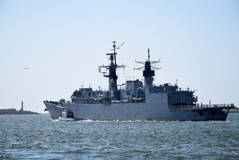 Militar român neînregistrat pe fregata Regele Ferdinand în timpul unei misiuni mediteraneene
