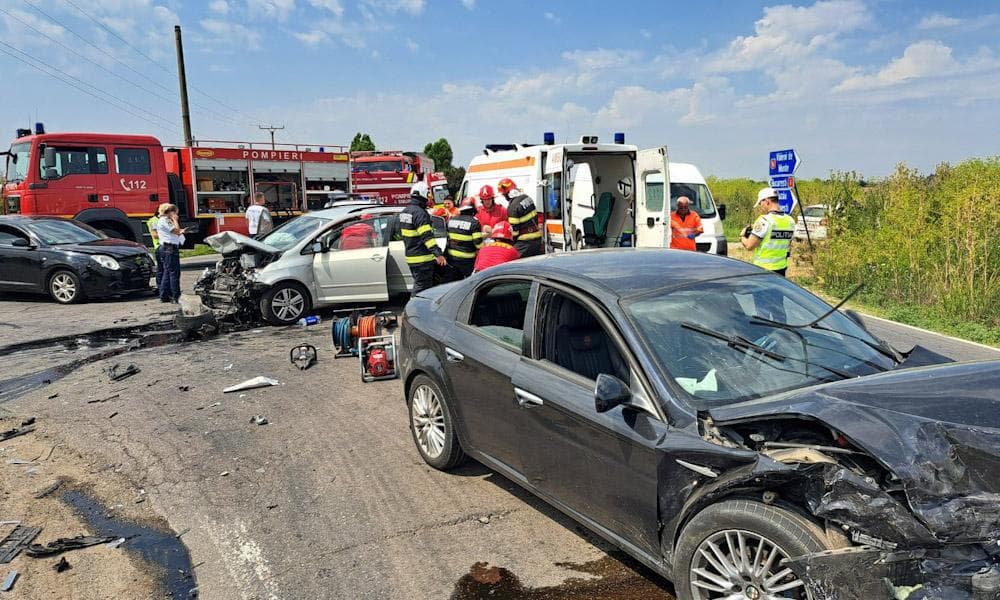 Un Deces și o Victima Critică în Coliziunea a Trei Mașini